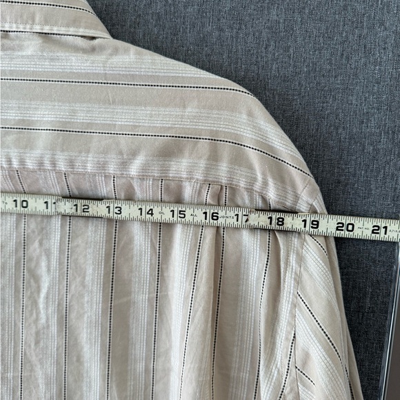 Perry Ellis Button-Up - Picture 6 of 7